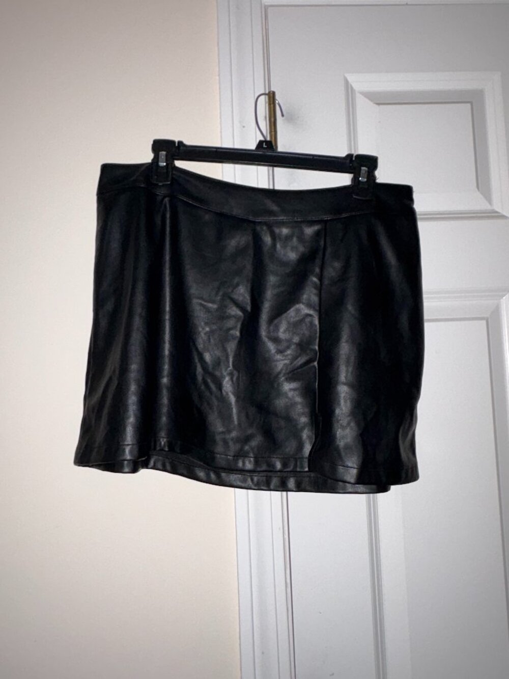 No Boundaries miniskirt, solid black fake leather, women's size XL.